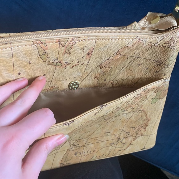 vintage y2k vegan leather handbag in tan map print - Picture 3 of 4